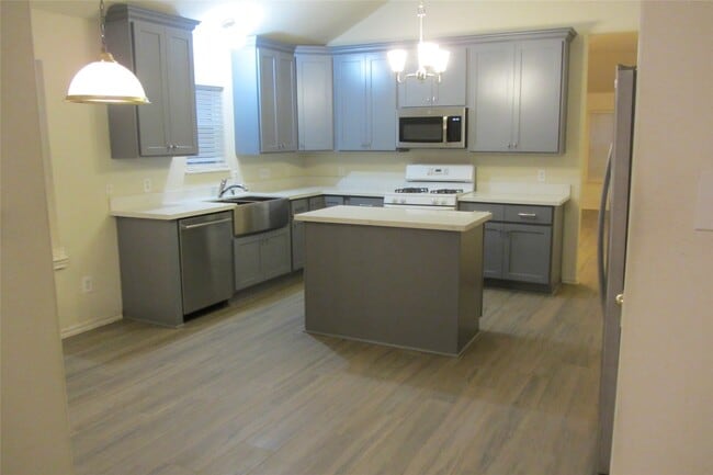 Building Photo - 20723 Fernwick Village Dr