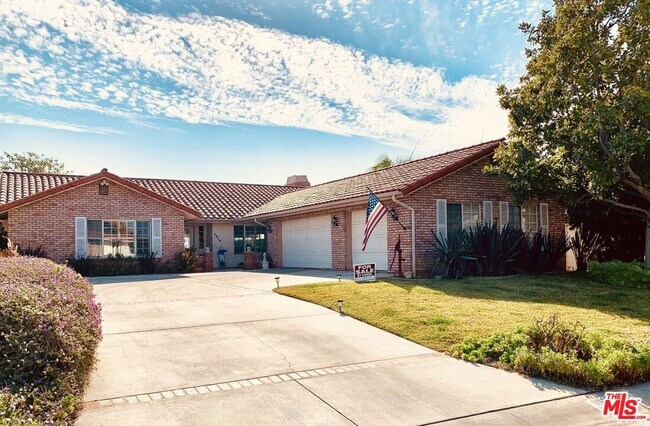 Primary Photo - 1018 Ridge Heights Dr