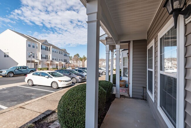 Building Photo - Two Bedroom Durham Townhouse: Available August 7th