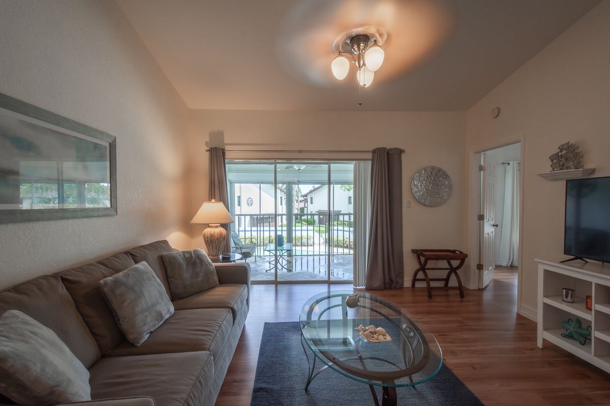 Building Photo - 1300 Misty Pines Cir