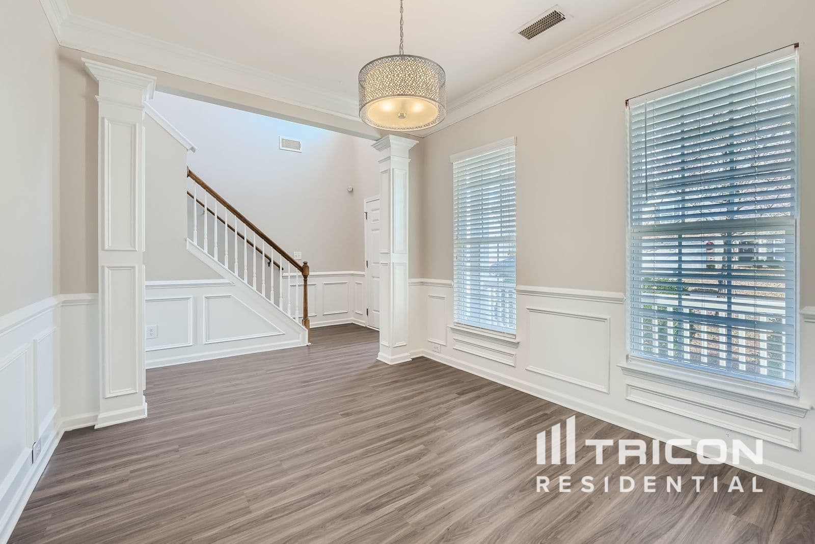 Building Photo - 12733 Oakton Hunt Dr