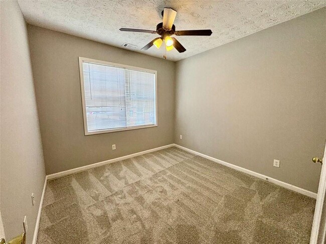 Building Photo - 889 Clairidge Elm Trail SW