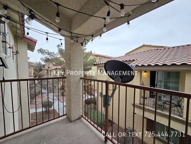 Building Photo - 5950 Barbosa Dr