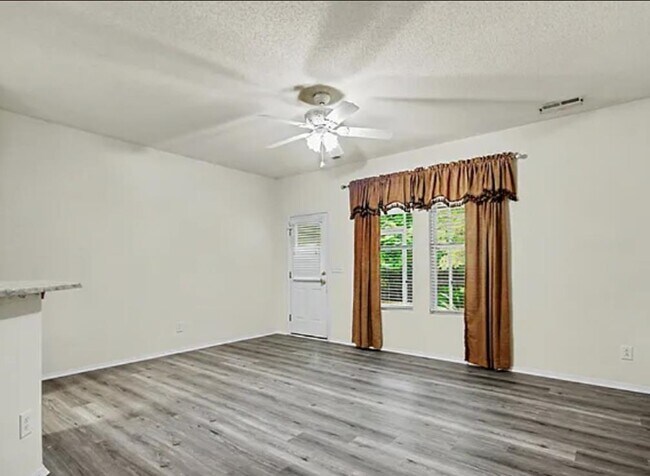 Building Photo - 113 Olde Towne Way