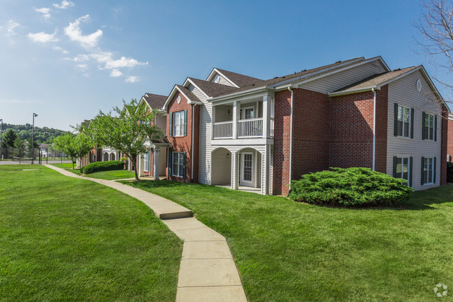 Exterior - Building and Grounds - Steeplechase Apartments