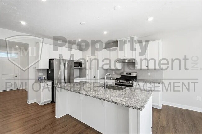 Building Photo - 3 Bed 3 1/2 Bath Single Family Home with Attached 2 Car Garage