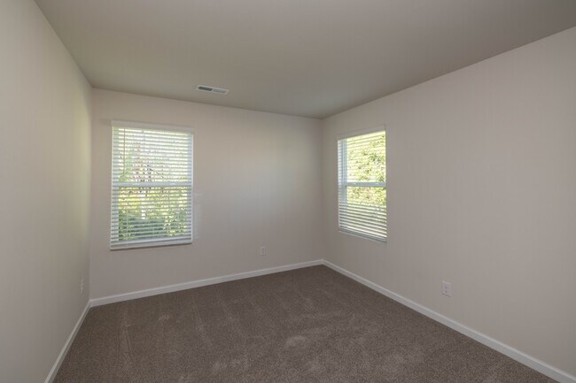 Building Photo - 202 S Bell Ave