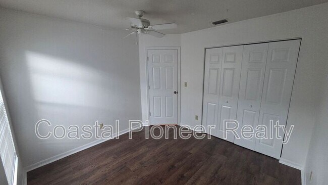 Building Photo - 1731 Wakefield Dr