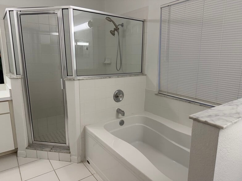 Building Photo - 30643 Tremont Dr