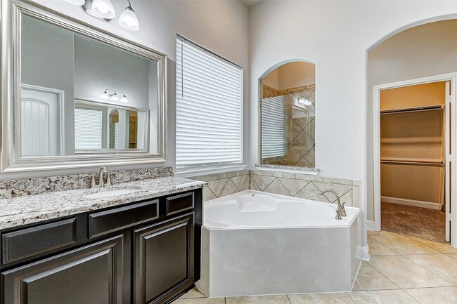 Building Photo - 19015 Blue Valley Ln