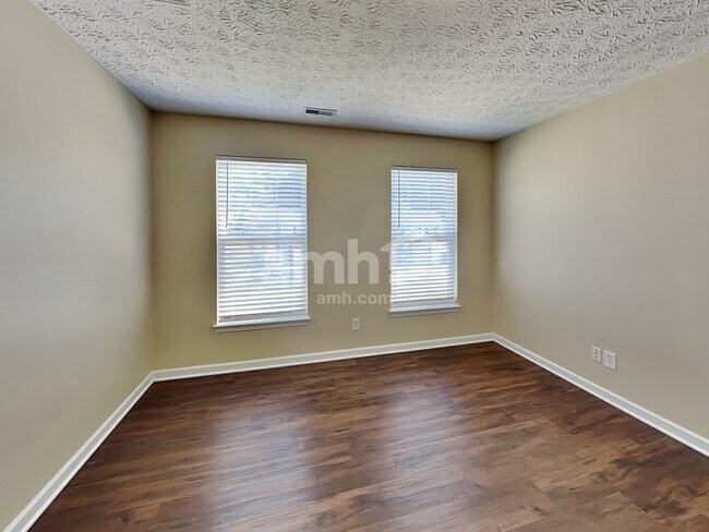 Building Photo - 6031 Delfair Ln