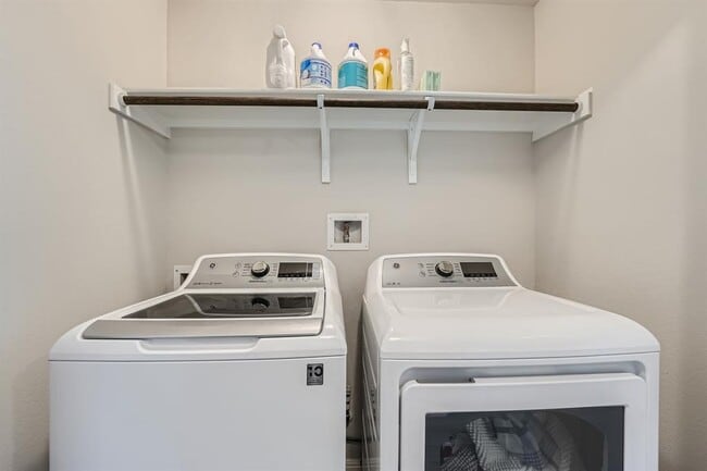 Building Photo - 1205 Falconer Wy