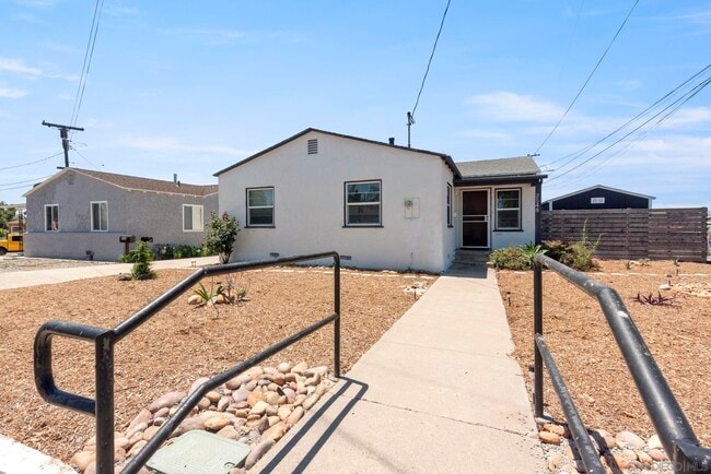 Building Photo - 2548 Violet St