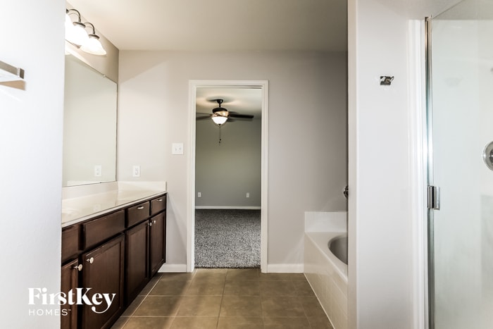 Building Photo - 22422 Base Light Dr