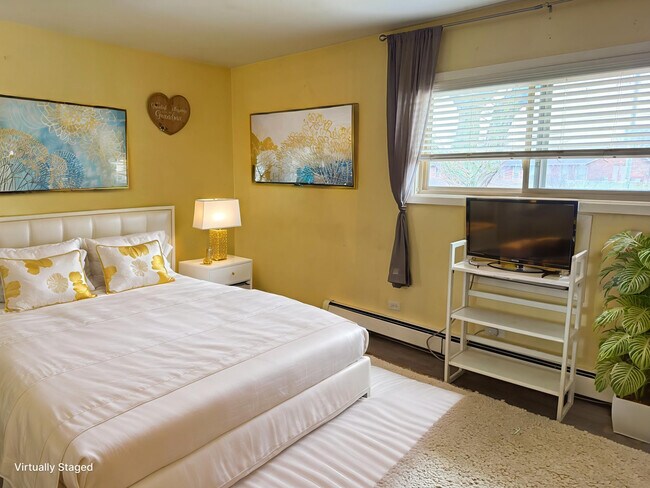 Building Photo - 5725 Holmes Ave