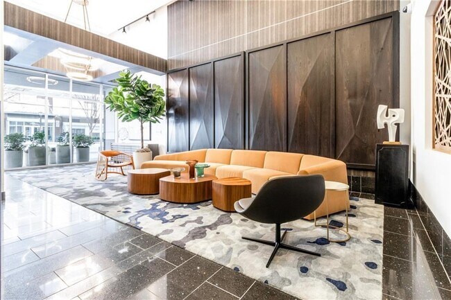 Building Photo - 44 Peachtree Pl NE