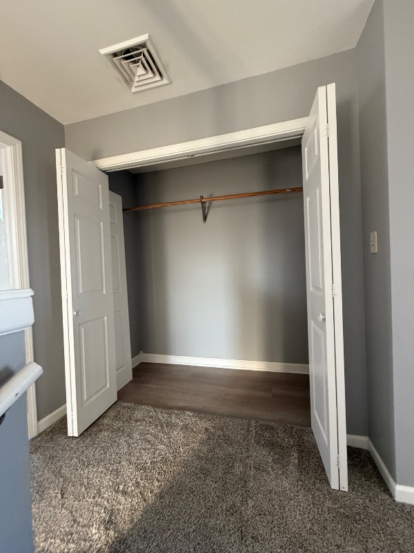 Building Photo - 8934 S South Hill Dr