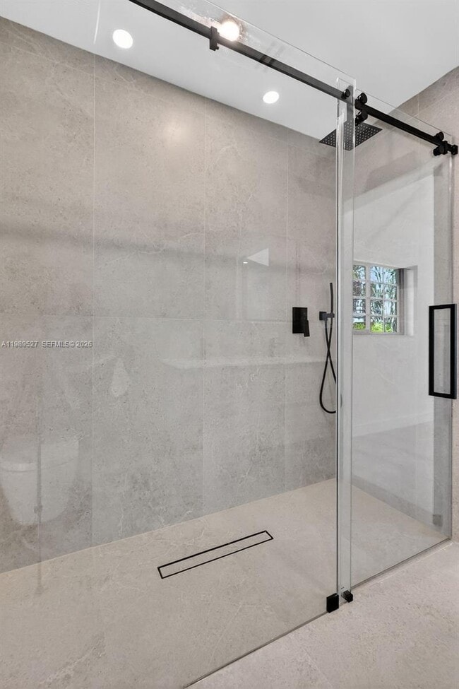 Building Photo - 607 Layne Blvd