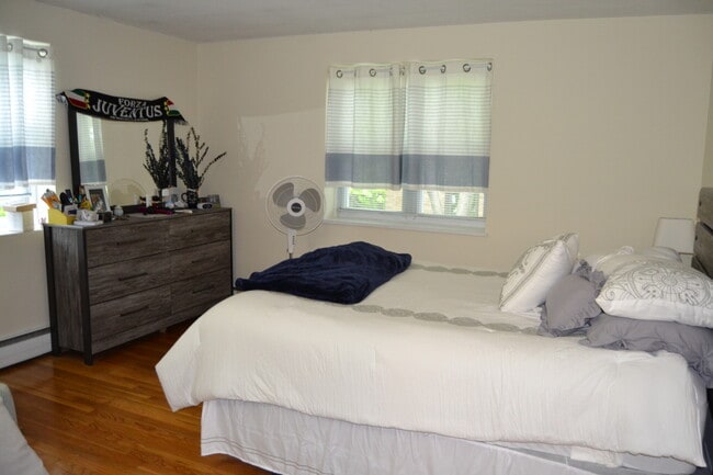 Building Photo - 110 Babcock St