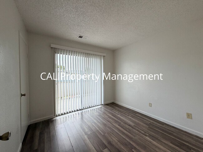Building Photo - 1791 Cherokee Dr