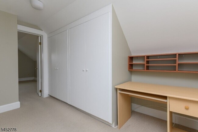 Building Photo - 11 Montague Pl