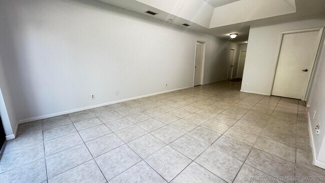 Building Photo - 20970 Concord Green Dr W