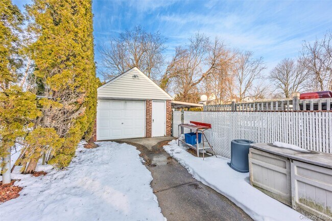 Building Photo - 39 Stewart St