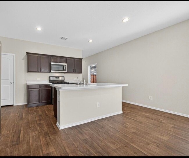 Building Photo - 21170 Alder Oaks Dr