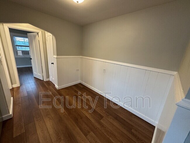 Building Photo - 1219 Franklin Ave