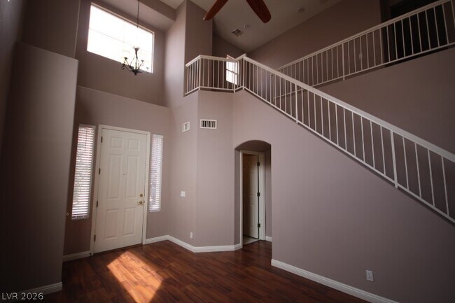 Building Photo - 947 Whispering Grove Ave