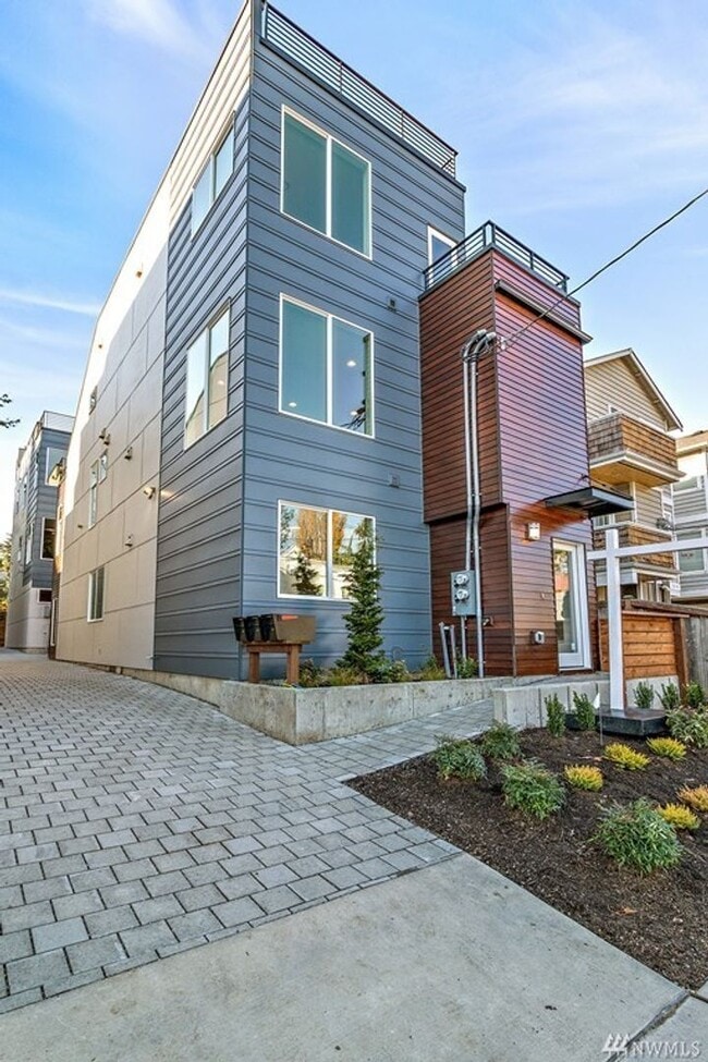 Building Photo - 3bd/2.25ba Seattle Townhome