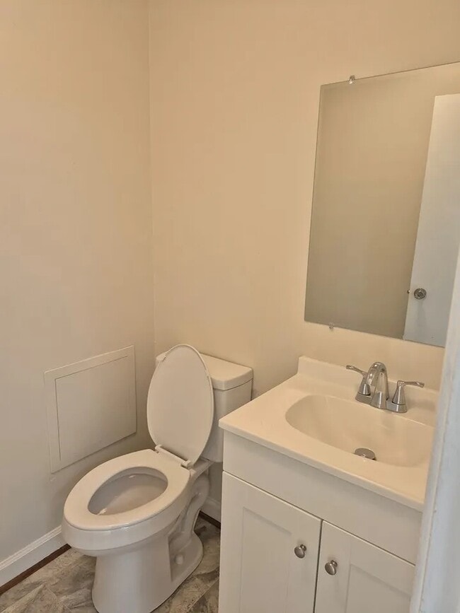 Building Photo - 108 Woodlock Ln