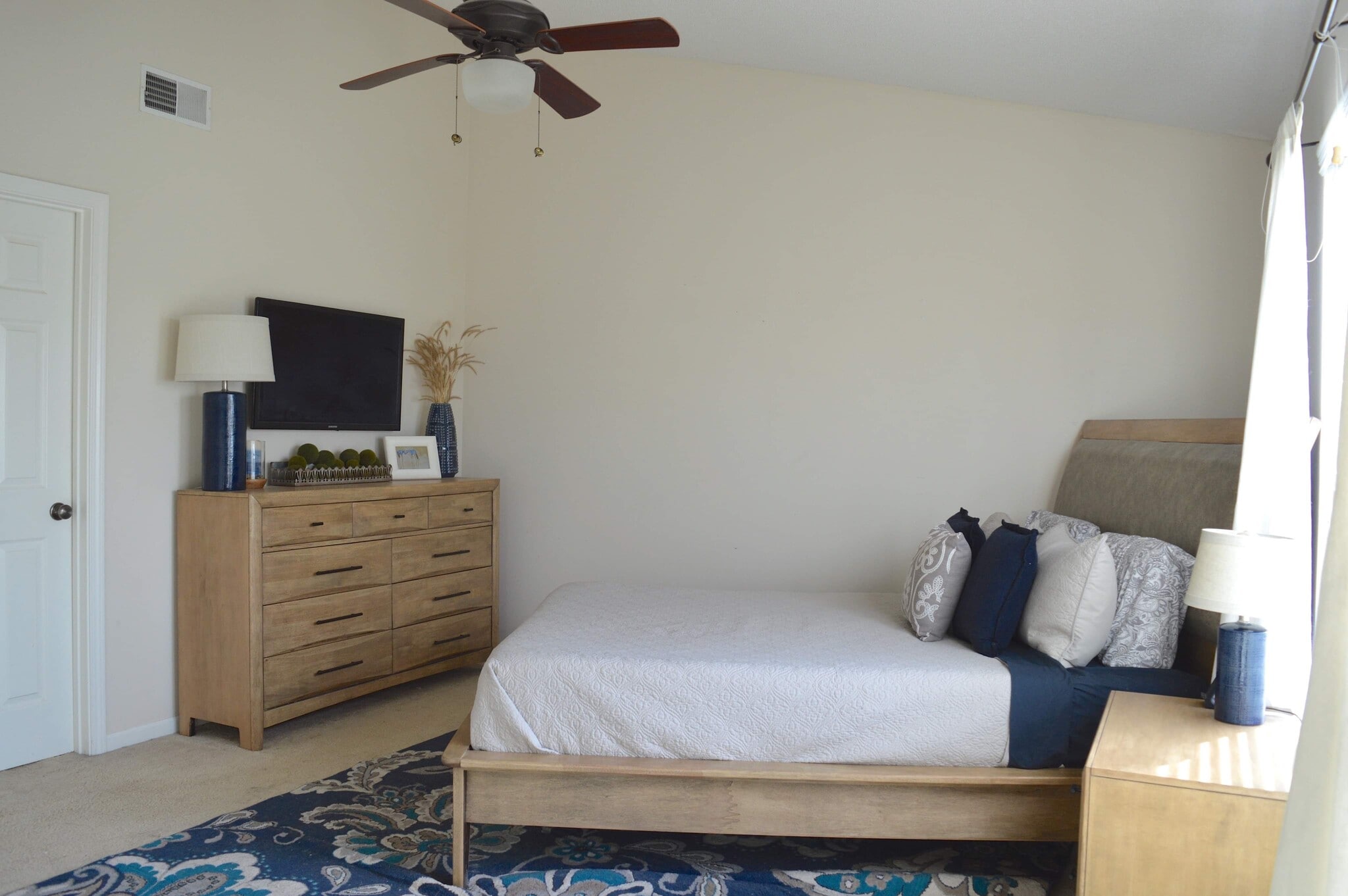 Building Photo - 5432 N Hickory St