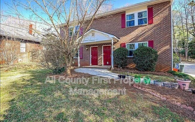 Building Photo - 734 S Candler St