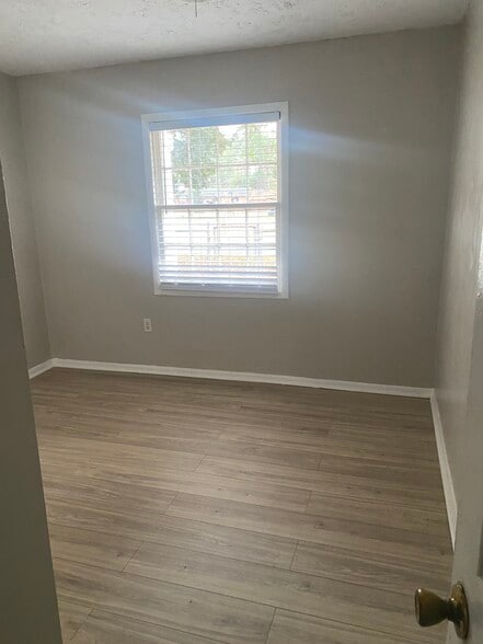 Building Photo - 1947 Atlantic Ave