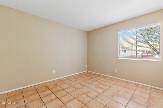 Building Photo - 1743 E Tara Dr