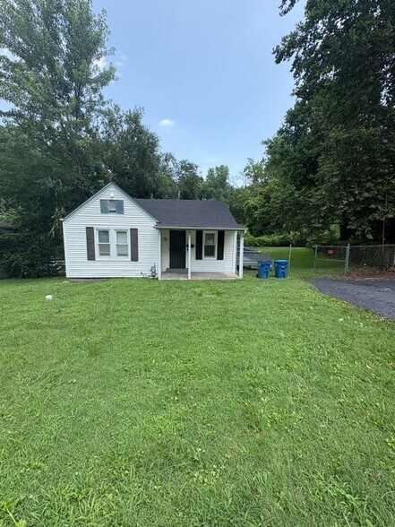Building Photo - 2501 Tyrell Dr