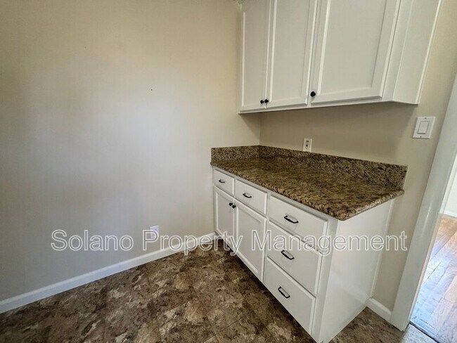 Building Photo - 29 Southwood Dr