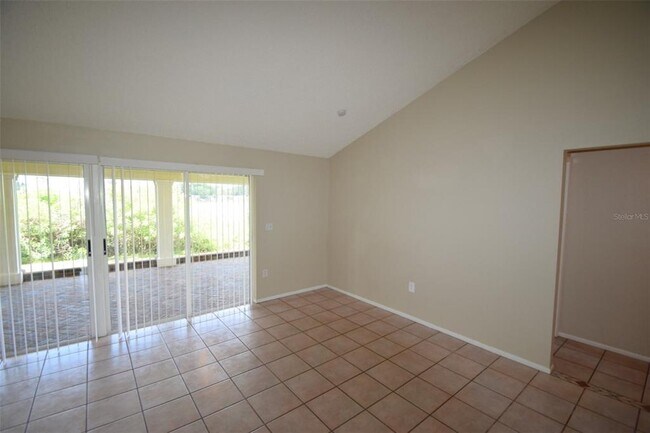 Building Photo - 1204 Honeytree Ln W