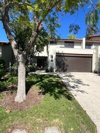 Building Photo - Thousand Oaks - 3 bedroom, 2.5 bath in the...
