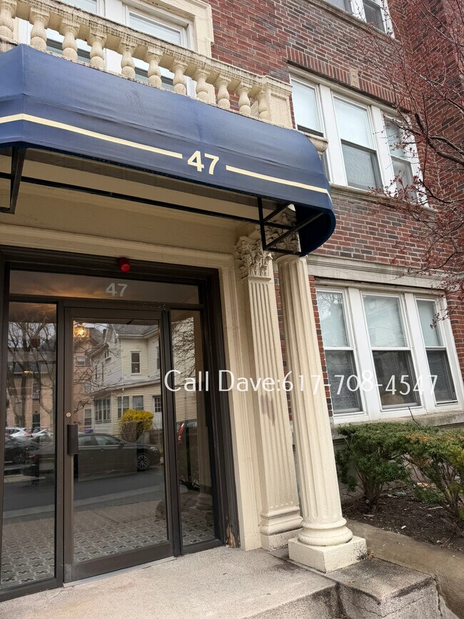 Building Photo - 47 Linden St