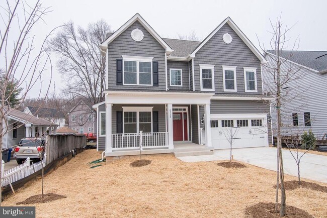 Building Photo - 6928 Regent Ln