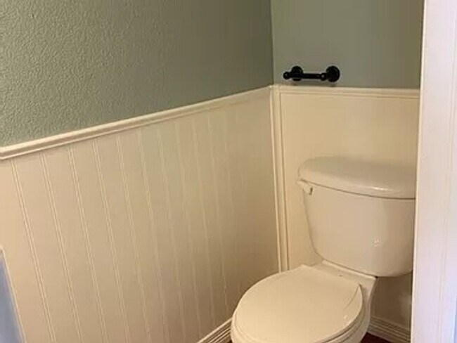 Building Photo - Beautiful 3 bed, 3 bath in D49