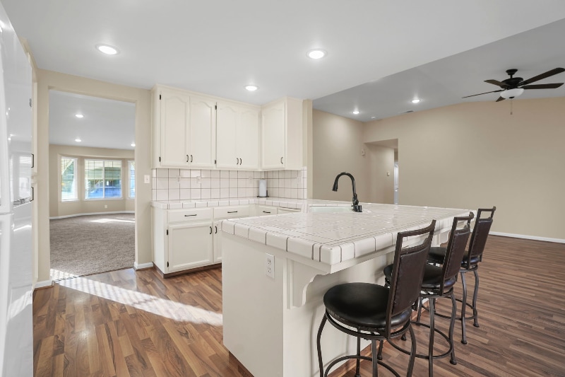 Building Photo - 209 Grapewood Ct