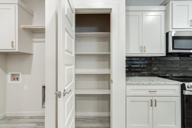 Building Photo - Brand new townhomes in Frenship East!