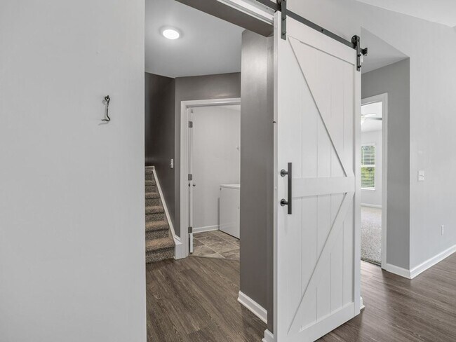 Building Photo - Stylish 3BR/2BA Home with Bonus Room in Gr...