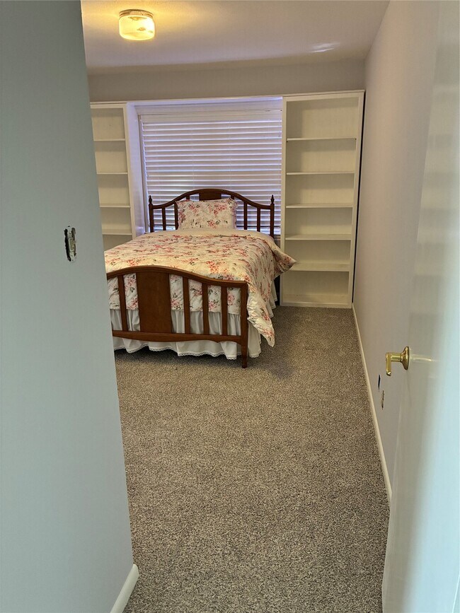 Building Photo - 6349 Briar Rose Dr