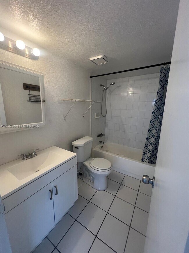Building Photo - 5100 SW 41st St
