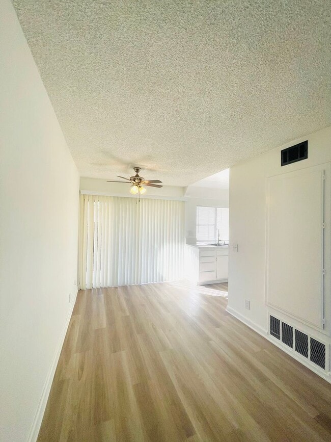 Building Photo - Todd Ranch Condo Welcome to the Todd Ranch Condo, 3-bedroom, 2-bathroom home located in the vibra...