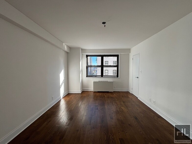 Building Photo - East 89th STREET